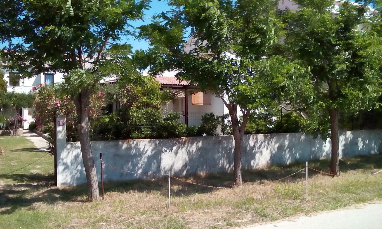 Garden Apartment *